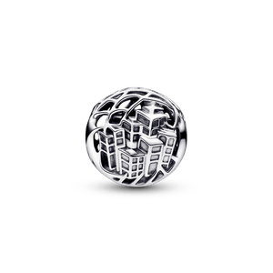 Charm Spiderman de Marvel elevándose por la ciudad Pandora Plata Esterlina