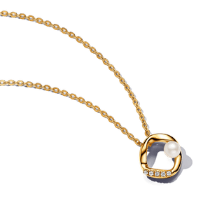 Collar Círculo Forma Orgánica en Pavé y Perla Cultivada de Agua Dulce Oro
