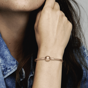 Brazalete rígido Pandora Moments en Recubrimiento en Oro Rosa de 14k