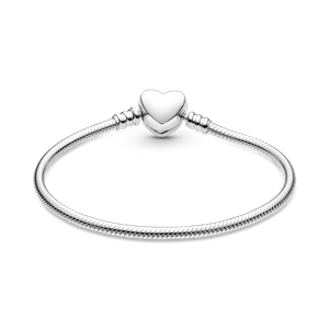 Brazalete Moments Grabable Diseño Cadena de Serpiente con cierre de Corazón Plateado